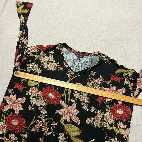 WELL WORN Ladies' V-Neck Long Sleeve knit sweater top bold floral size Large - Picture 4 of 5